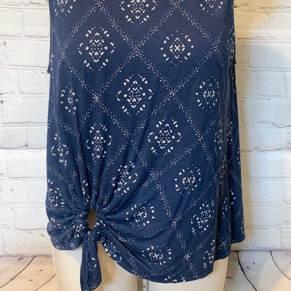 Lucky brand sleevesless top (xs)